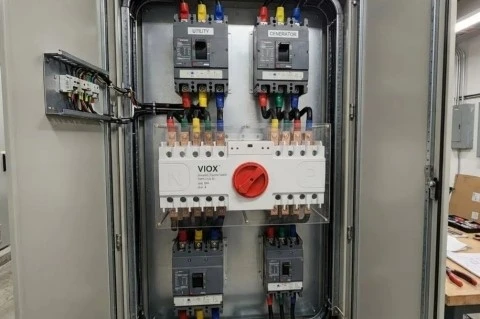 Automatic Transfer Switch (ATS) Automatic Transfer Switch (ATS)